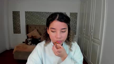 Snapshot of mayaa_ross chatting on September 23, 2:14 am Maya online show from September 23, 2:14 am