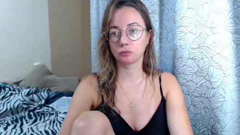 Maya online show from November 4, 7:13 pm