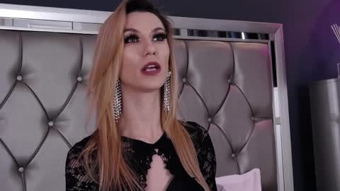 Maya online show from April 3, 10:57 am