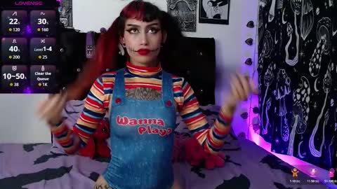 Snapshot of mayaredd chatting on October 31, 5:41 am mayaredd online show from October 31, 5:41 am