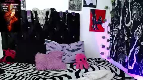 Snapshot of mayaredd chatting on November 18, 11:48 pm mayaredd online show from November 18, 11:48 pm