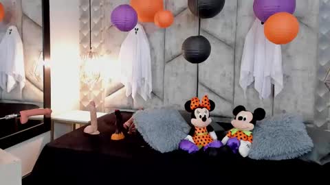 Nicolle Ruselle   Hello my lovely  schedule for great fun from  630 am and end 800 pm Colombian time I wait for you online show from October 27, 11:25 am