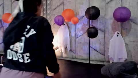 Nicolle Ruselle   Hello my lovely  schedule for great fun from  630 am and end 800 pm Colombian time I wait for you online show from October 30, 11:33 am