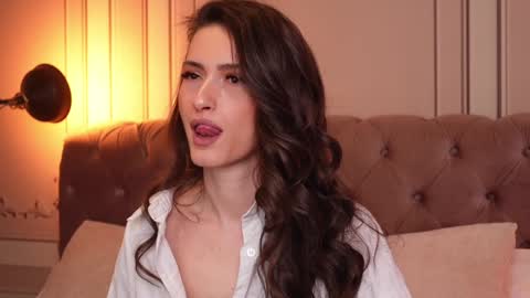 MayaVixxen online show from February 8, 3:30 am