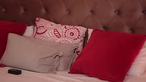 MayaVixxen online show from February 17, 6:42 am