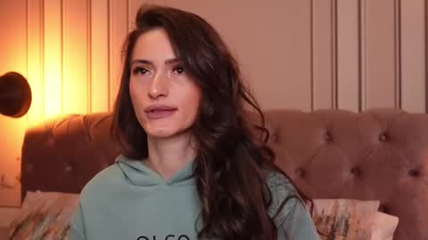 MayaVixxen online show from March 2, 3:45 am