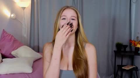 Snapshot of maybaybe chatting on November 5, 4:07 pm Alice online show from November 5, 4:07 pm