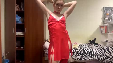 Snapshot of maybelleensminger chatting on October 19, 12:39 pm Lola online show from October 19, 12:39 pm