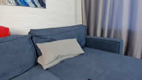 Mia online show from January 18, 6:13 am