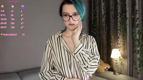 Mia online show from January 20, 1:39 am