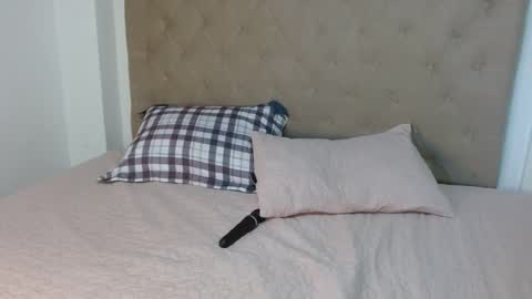 Snapshot of maydivaxox chatting on October 8, 9:34 pm MAYA online show from October 8, 9:34 pm