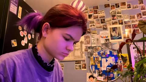 Rose online show from April 5, 7:33 pm