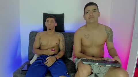 Snapshot of maykel_and_mike chatting on October 18, 10:05 am maykel_and_mike online show from October 18, 10:05 am