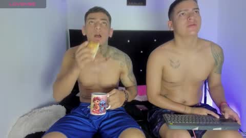 Snapshot of maykel_and_mike chatting on November 13, 11:42 am maykel_and_mike online show from November 13, 11:42 am