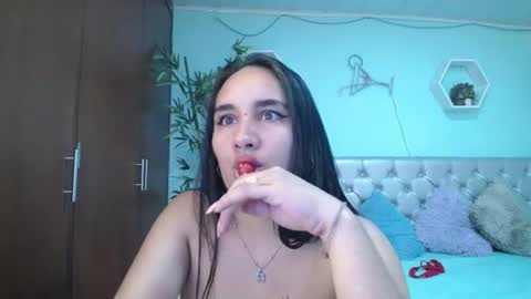 Snapshot of maylin_hornyy19 chatting on July 14, 10:21 am Maylin online show from July 14, 10:21 am