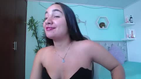 Snapshot of maylin_hornyy19 chatting on July 15, 6:24 pm Maylin online show from July 15, 6:24 pm