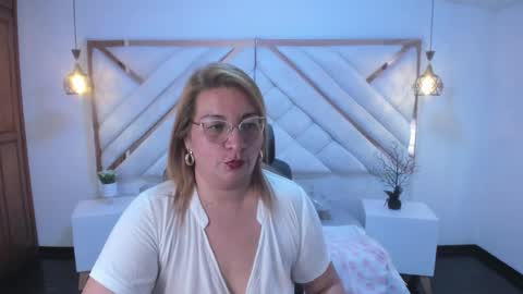 Snapshot of maylinleee chatting on March 11, 6:08 pm Mailyn online show from March 11, 6:08 pm