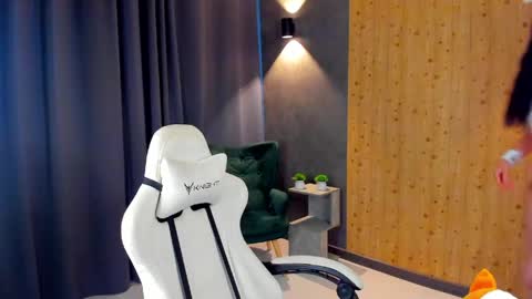 May online show from April 10, 5:34 am