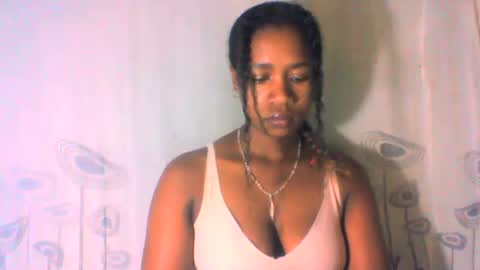 Snapshot of mayrah5 chatting on January 29, 9:01 am mayrah online show from January 29, 9:01 am
