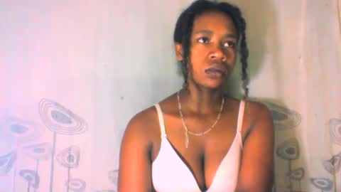 Snapshot of mayrah5 chatting on February 1, 1:41 pm mayrah online show from February 1, 1:41 pm