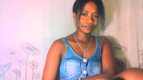Snapshot of mayrah5 chatting on February 5, 11:12 am mayrah online show from February 5, 11:12 am
