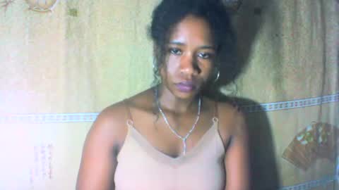 Snapshot of mayrah5 chatting on February 18, 11:44 am mayrah online show from February 18, 11:44 am