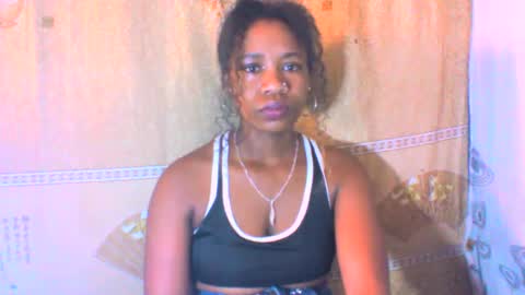 Snapshot of mayrah5 chatting on March 2, 11:39 am mayrah online show from March 2, 11:39 am