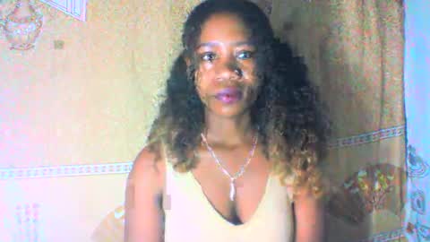 Snapshot of mayrah5 chatting on March 3, 5:31 am mayrah online show from March 3, 5:31 am