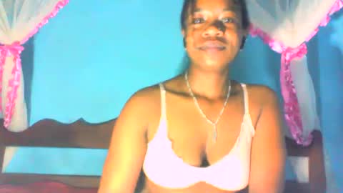Snapshot of mayrah5 chatting on March 7, 5:17 pm mayrah online show from March 7, 5:17 pm