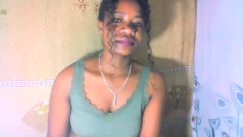 Snapshot of mayrah5 chatting on March 10, 8:26 am mayrah online show from March 10, 8:26 am