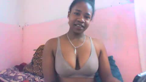 Snapshot of mayrah5 chatting on September 14, 7:18 am mayrah online show from September 14, 7:18 am