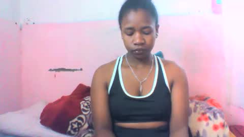 Snapshot of mayrah5 chatting on October 5, 4:55 am mayrah online show from October 5, 4:55 am