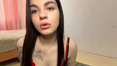 Snapshot of maziebathrick chatting on December 16, 6:40 am Adel online show from December 16, 6:40 am