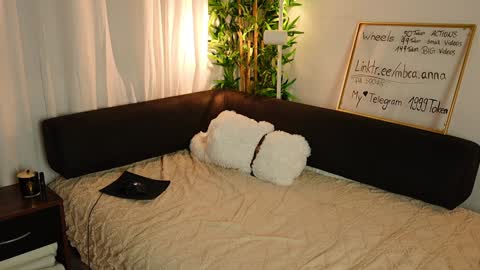 Anna       IG mbca anna  online show from January 8, 10:58 pm