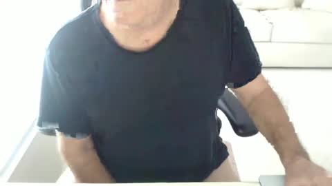 Snapshot of mbeastie chatting on February 12, 4:55 pm Beastie online show from February 12, 4:55 pm