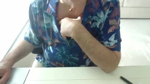 Snapshot of mbeastie chatting on November 2, 7:16 pm Beastie online show from November 2, 7:16 pm