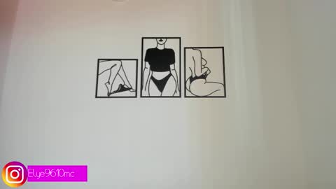 Snapshot of mcdonald_ellie chatting on October 25, 6:46 pm Ellie online show from October 25, 6:46 pm