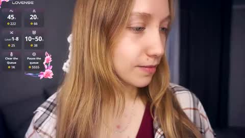 Snapshot of mckenziedyen chatting on November 2, 6:49 am Mary online show from November 2, 6:49 am