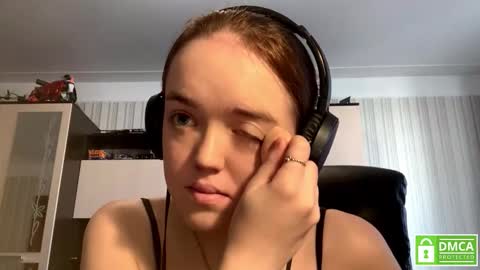 Hello Lisa here   Help me to make 50 thumbs up 333 online show from October 20, 8:26 am