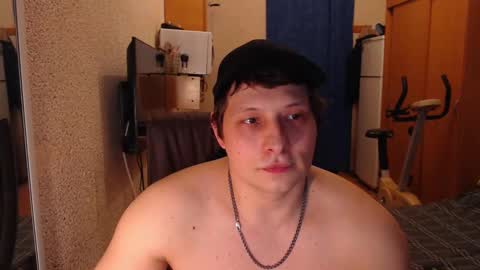 Snapshot of mclovi19 chatting on March 4, 9:07 am mclovi19 online show from March 4, 9:07 am