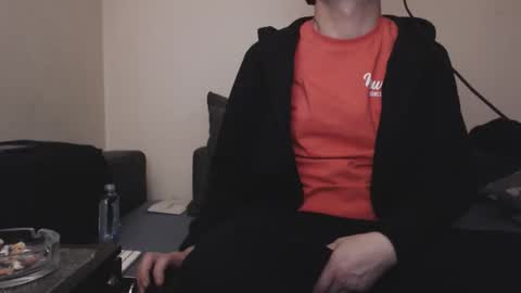 Snapshot of mcmike_es chatting on November 3, 7:59 pm Mike online show from November 3, 7:59 pm