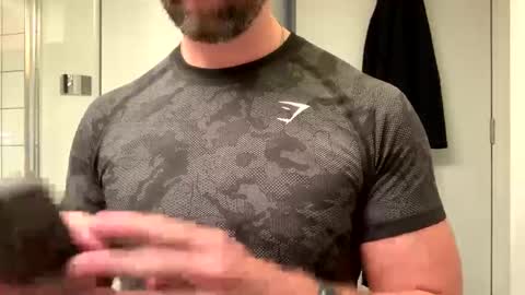 Snapshot of mcr8080 chatting on December 31, 8:59 am mcr8080 online show from December 31, 8:59 am