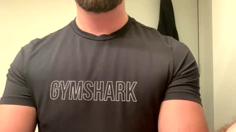 Snapshot of mcr8080 chatting on January 12, 6:39 am mcr8080 online show from January 12, 6:39 am