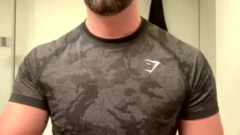 Snapshot of mcr8080 chatting on January 31, 5:51 am mcr8080 online show from January 31, 5:51 am