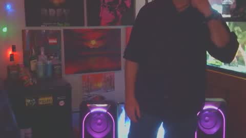 Snapshot of mdtpoker chatting on October 23, 12:10 am Poker online show from October 23, 12:10 am