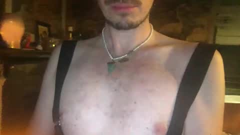 Snapshot of me586790 chatting on November 8, 3:07 am English Arse Play online show from November 8, 3:07 am