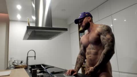 Snapshot of mealphamale chatting on December 10, 3:12 pm Alpha Male online show from December 10, 3:12 pm