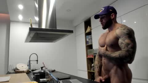 Snapshot of mealphamale chatting on December 26, 1:10 pm Alpha Male online show from December 26, 1:10 pm