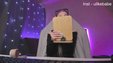 Snapshot of meandmaboy chatting on December 1, 6:08 pm Anna online show from December 1, 6:08 pm