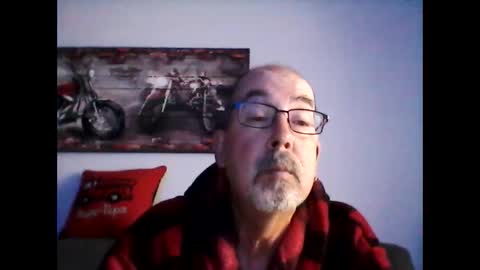 me at home online show from May 17, 11:17 am